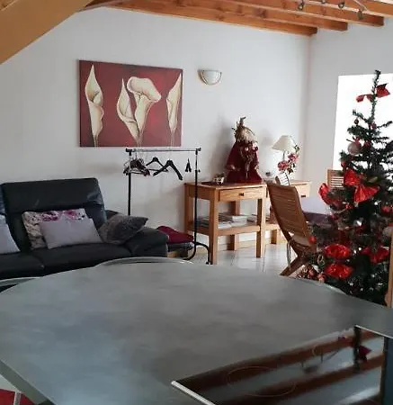 Holiday home Spacieux Et Lumineux Proche Centre